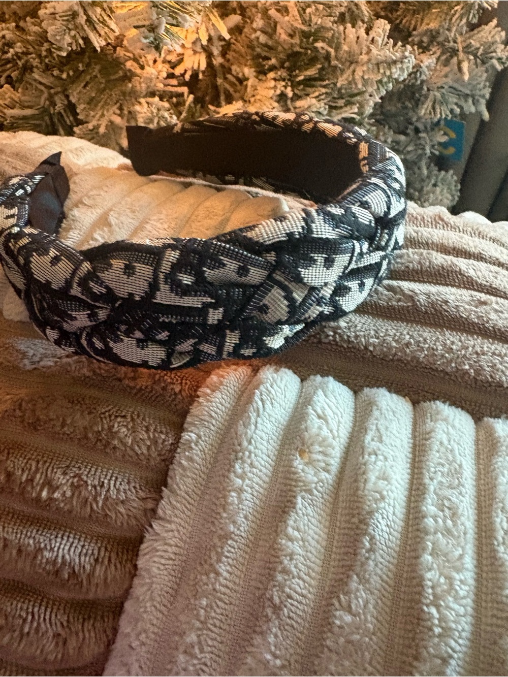 Fashion Black and White Patterned Padded Headband - Women Accessories